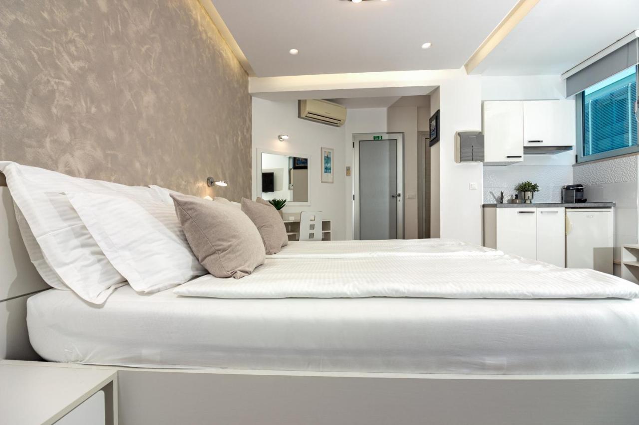 Apartments Lovret Flowers Split Extérieur photo
