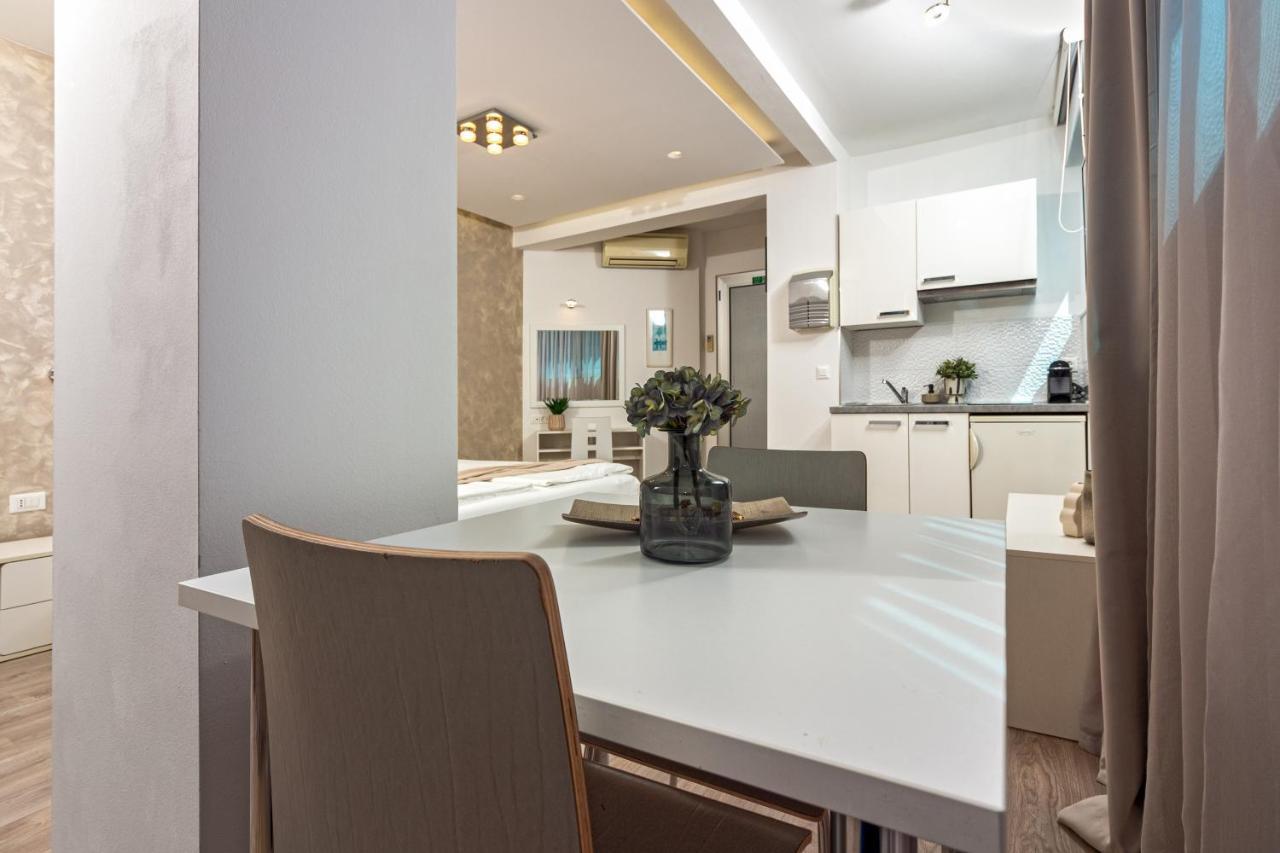 Apartments Lovret Flowers Split Extérieur photo