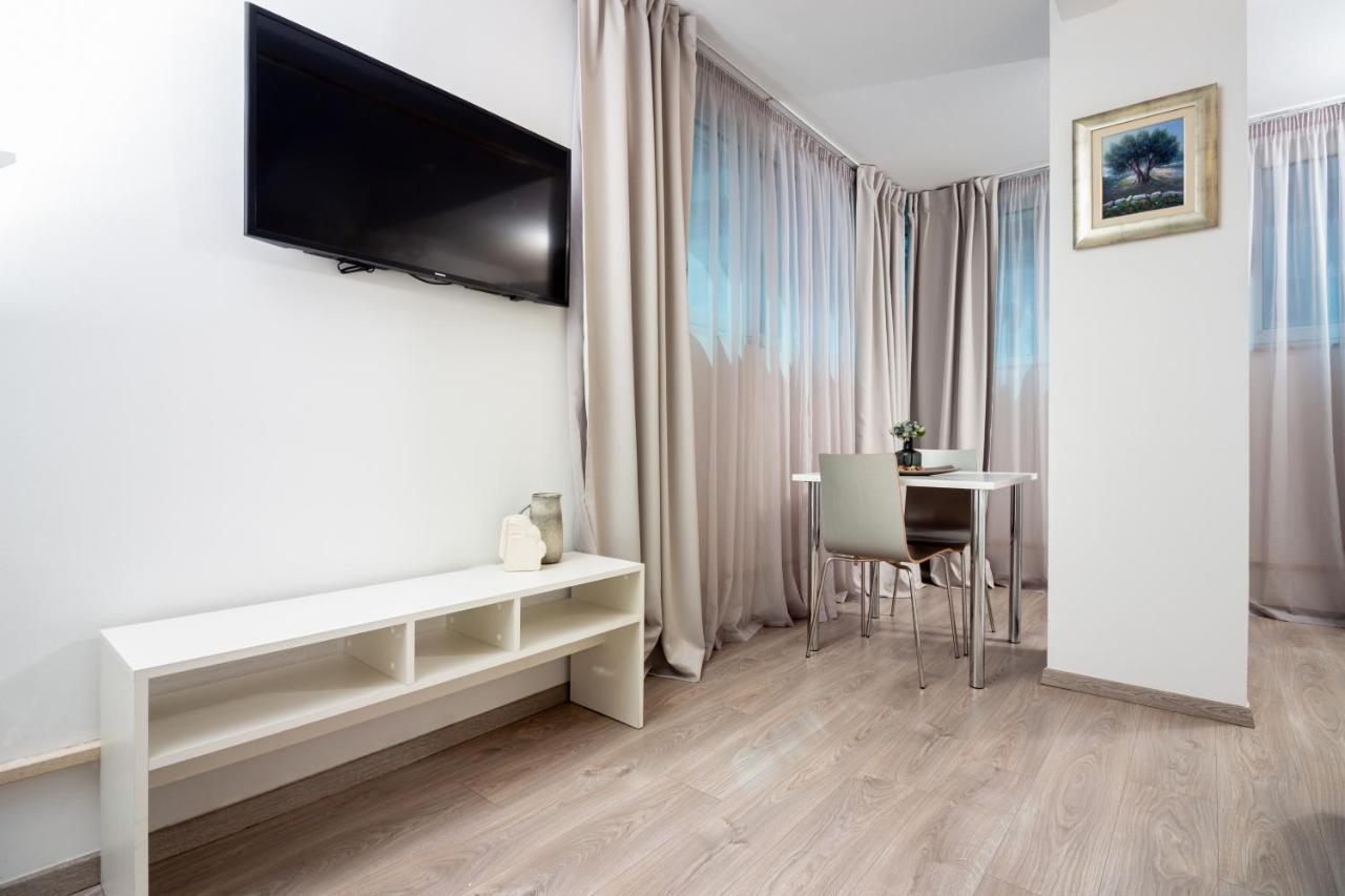 Apartments Lovret Flowers Split Extérieur photo