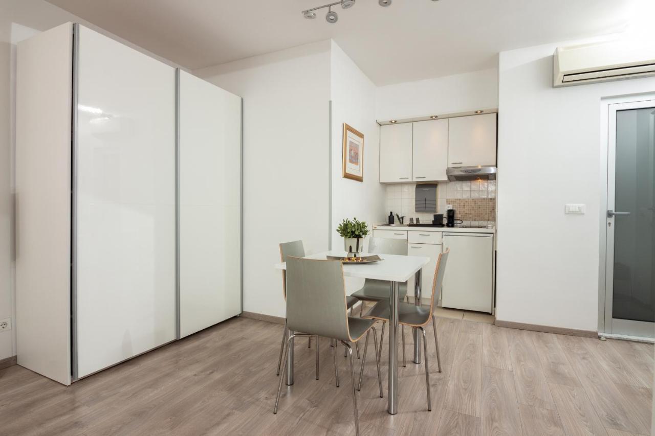Apartments Lovret Flowers Split Extérieur photo