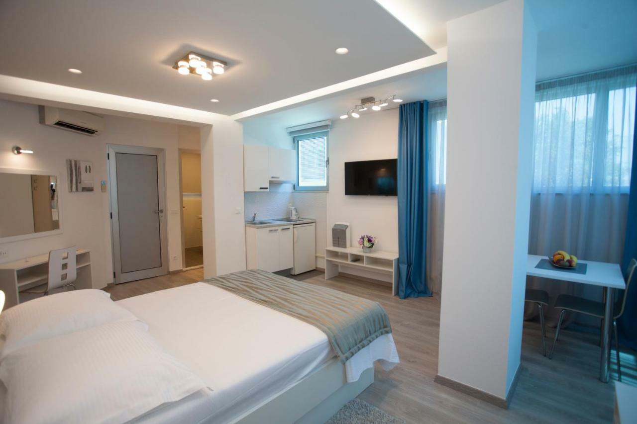 Apartments Lovret Flowers Split Extérieur photo