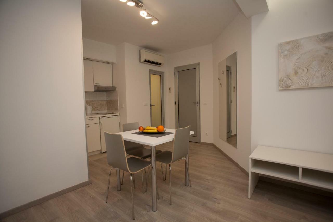 Apartments Lovret Flowers Split Extérieur photo