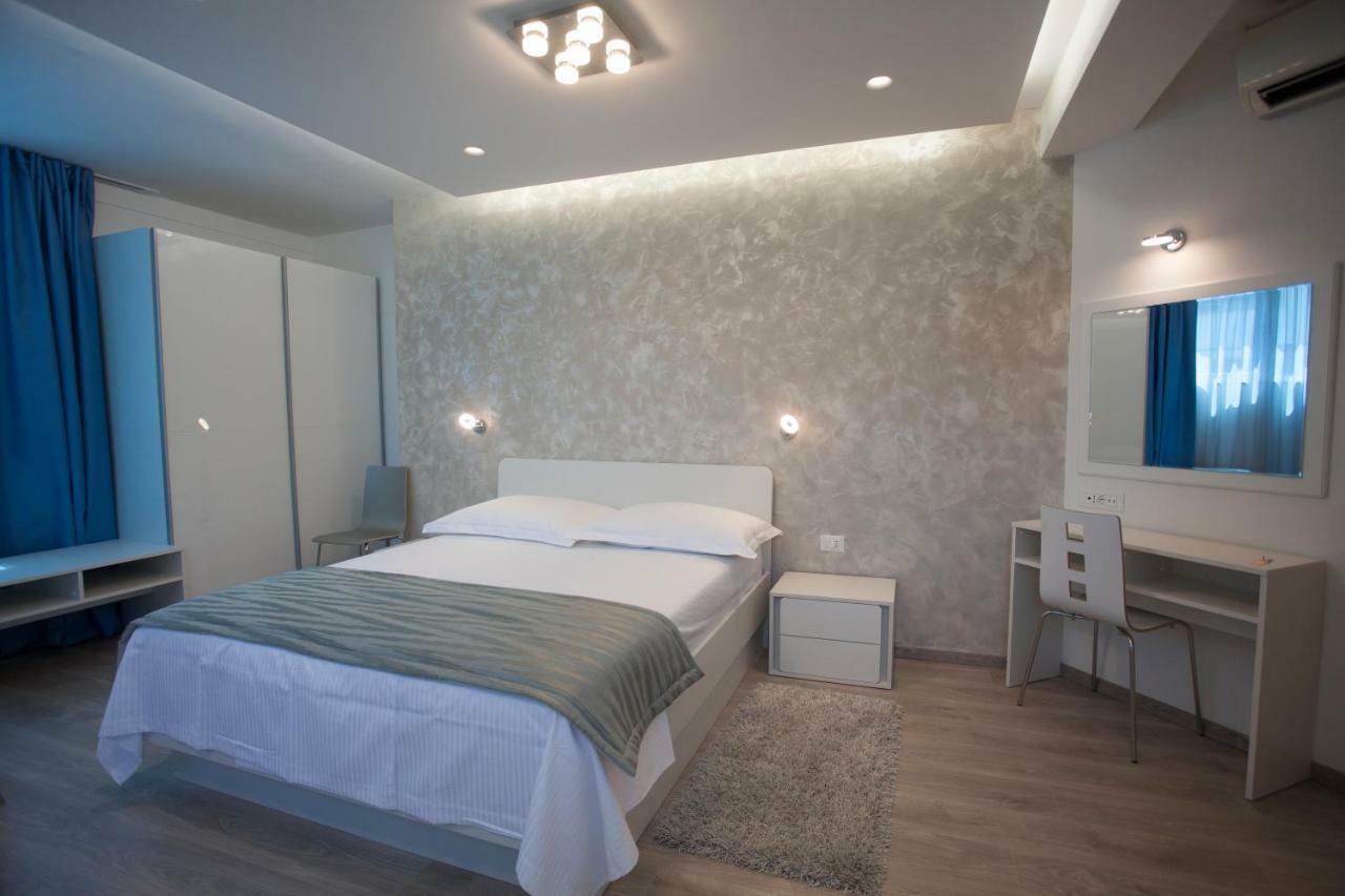 Apartments Lovret Flowers Split Extérieur photo