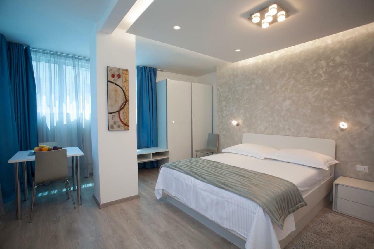 Apartments Lovret Flowers Split Extérieur photo